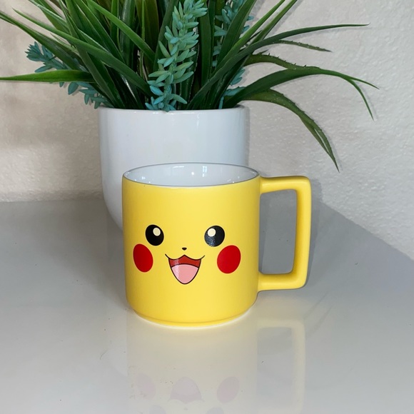 PIKACHU Coffee Mug. - Picture 2 of 6